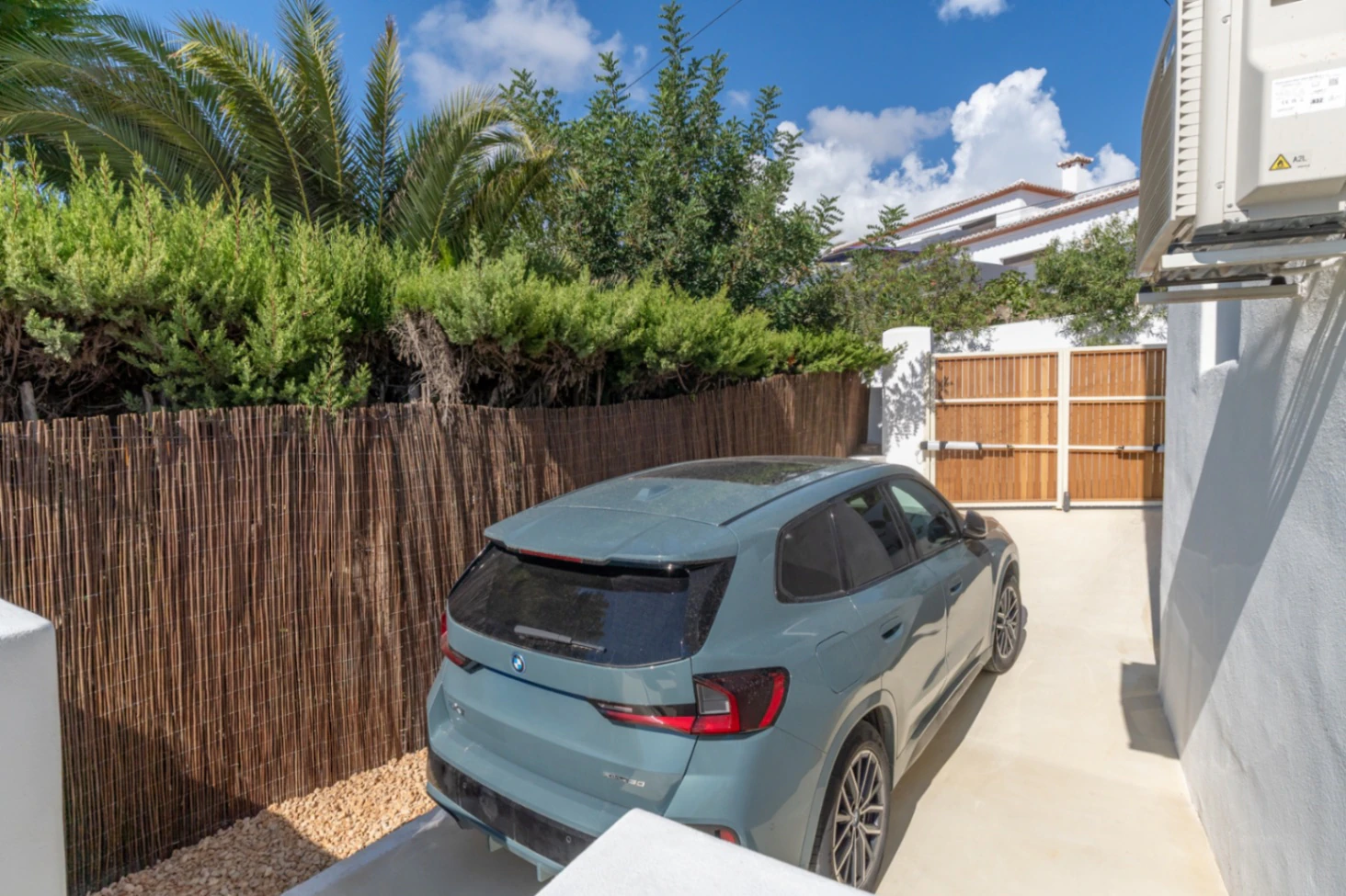 Zuidgerichte Villa met Zeezicht Te Koop op Loopafstand van het Centrum van Moraira
