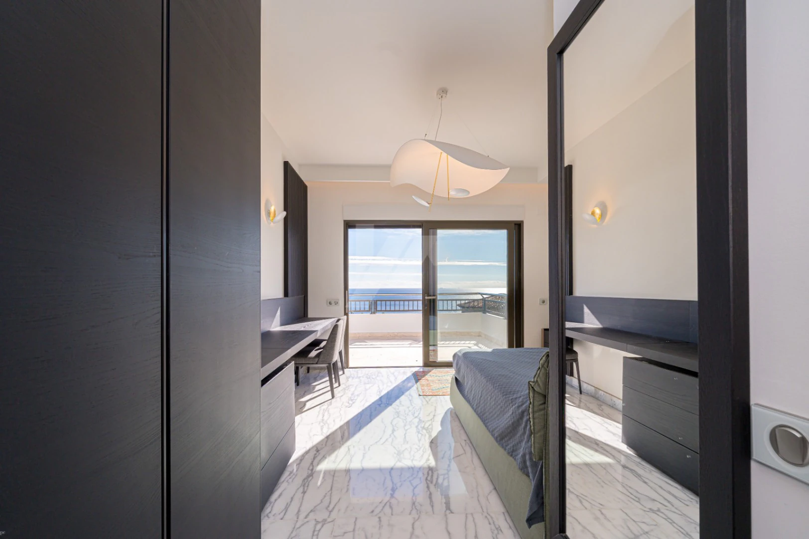 Luxe villa op de tweede lijn te koop in Moraira, met uitzicht op zee.