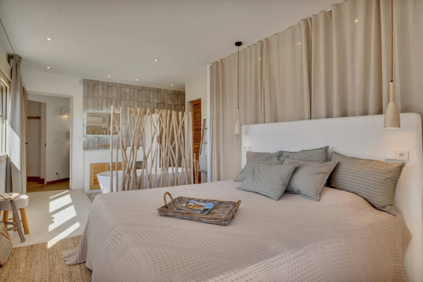 Zuidgerichte Villa met Zeezicht Te Koop op Loopafstand van het Centrum van Moraira