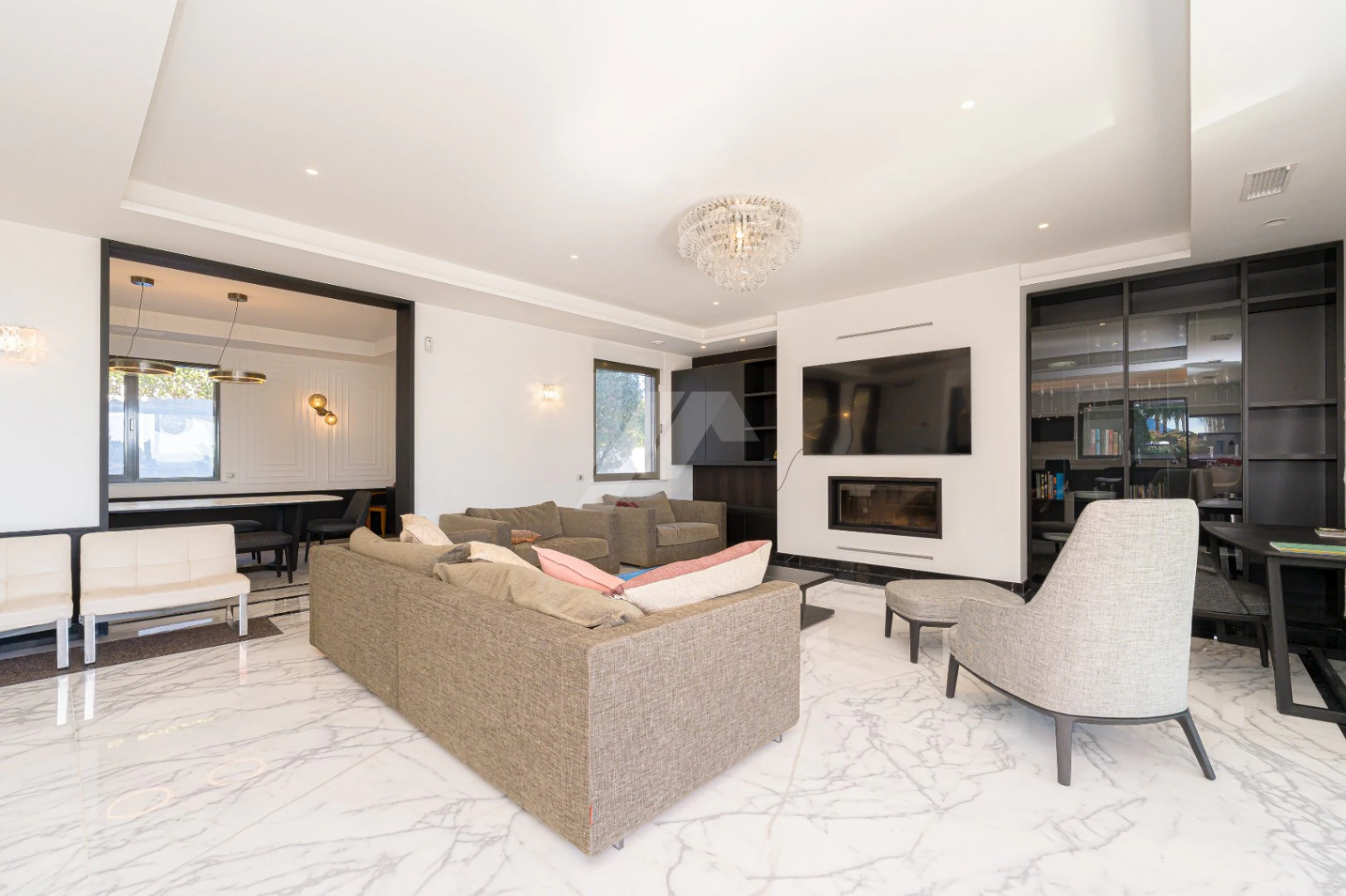 Luxe villa op de tweede lijn te koop in Moraira, met uitzicht op zee.