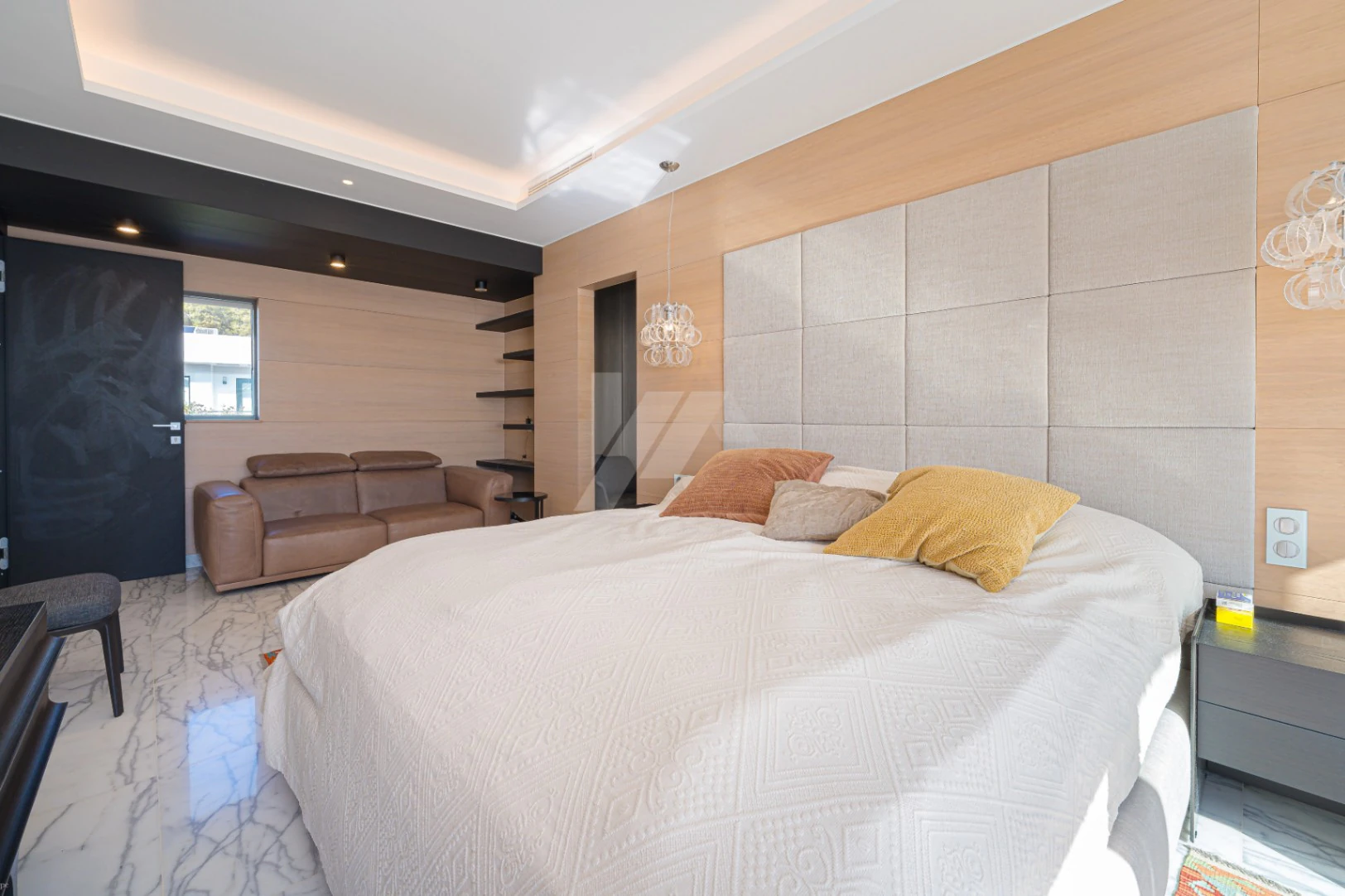 Luxe villa op de tweede lijn te koop in Moraira, met uitzicht op zee.
