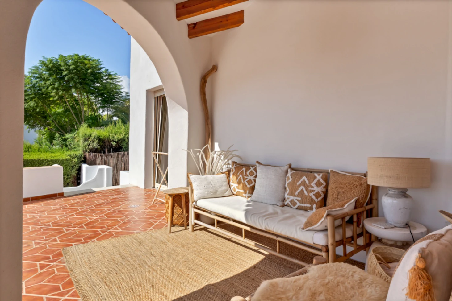 Zuidgerichte Villa met Zeezicht Te Koop op Loopafstand van het Centrum van Moraira