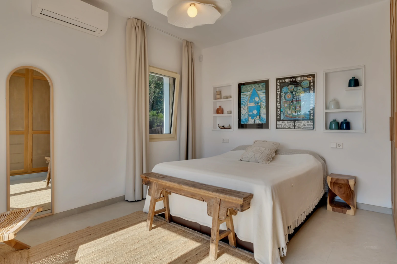 Zuidgerichte Villa met Zeezicht Te Koop op Loopafstand van het Centrum van Moraira