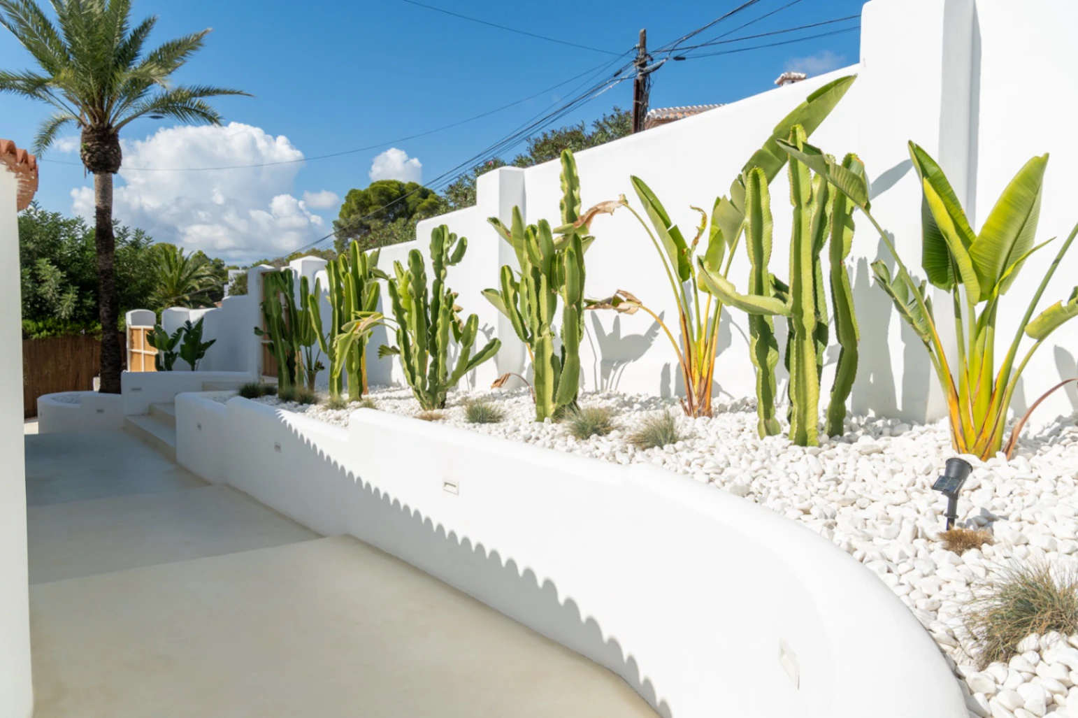 Zuidgerichte Villa met Zeezicht Te Koop op Loopafstand van het Centrum van Moraira