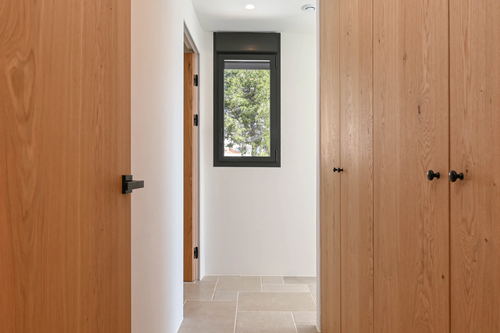 Prachtige instapklare Ibizastijl villa te koop in Pinar De L'avocat, Moraira