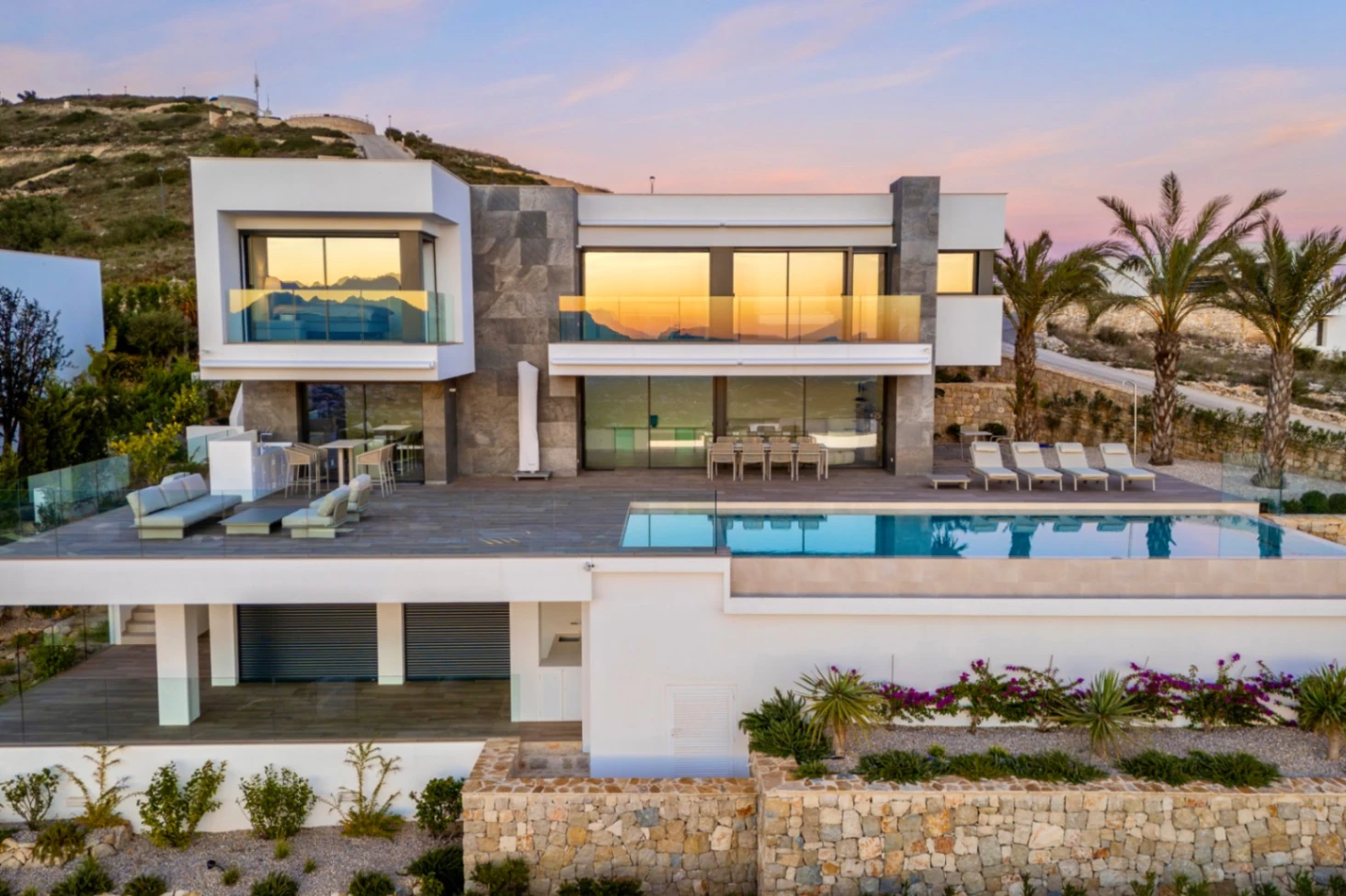 Nieuwbouw villa met uitzonderlijk uitzicht op zee in Cumbre del Sol, Benitachell