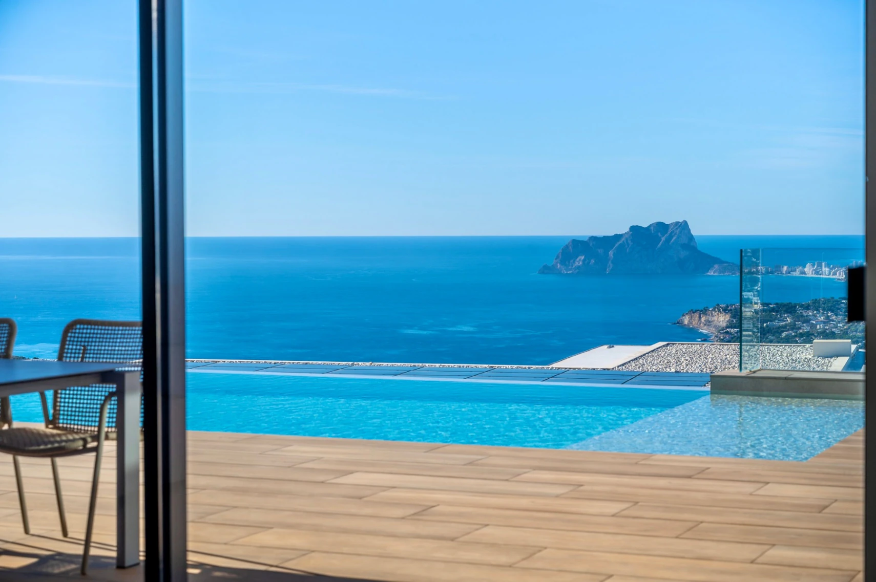 Nieuwbouw villa met uitzonderlijk uitzicht op zee in Cumbre del Sol, Benitachell