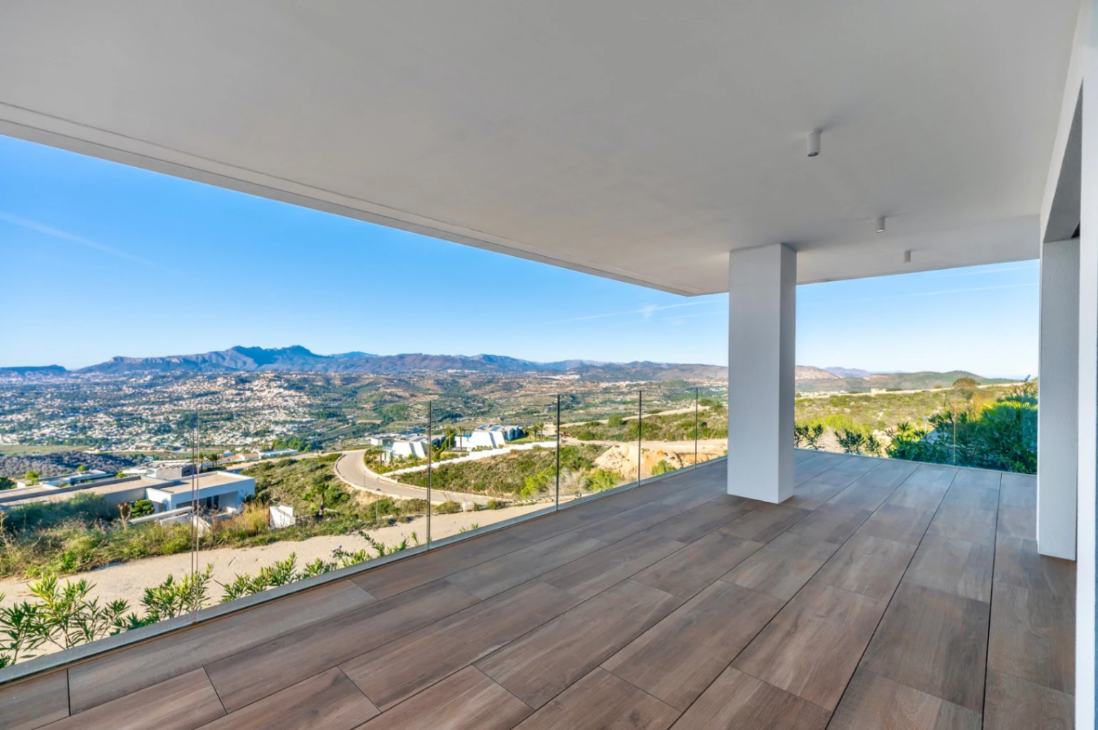 Nieuwbouw villa met uitzonderlijk uitzicht op zee in Cumbre del Sol, Benitachell