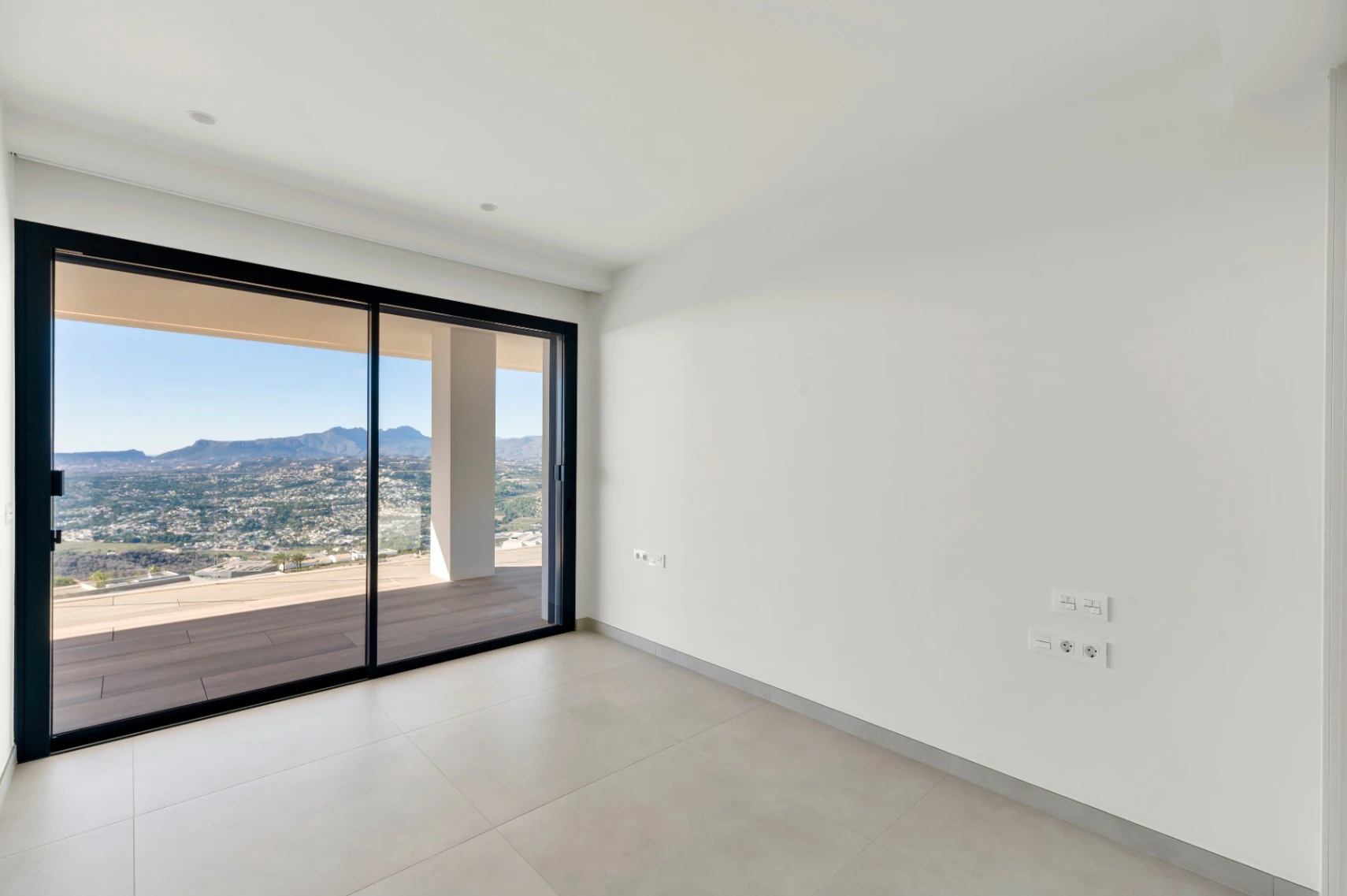 Nieuwbouw villa met uitzonderlijk uitzicht op zee in Cumbre del Sol, Benitachell