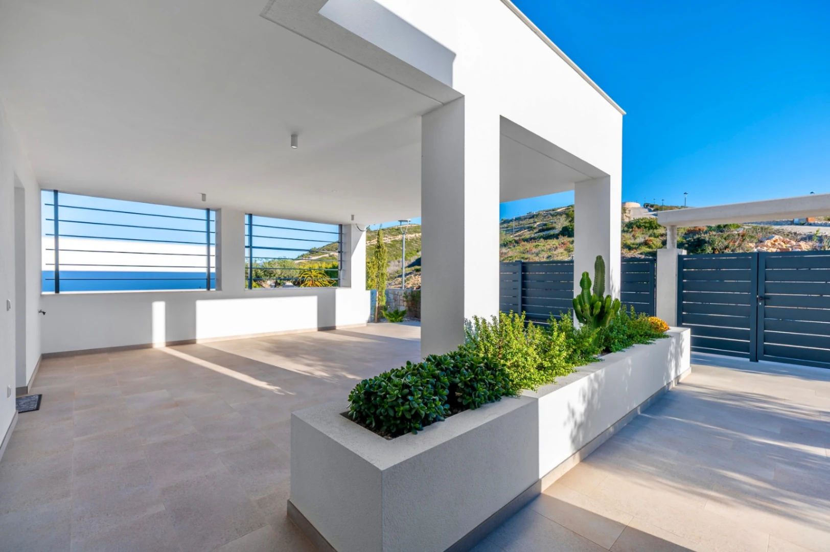 Nieuwbouw villa met uitzonderlijk uitzicht op zee in Cumbre del Sol, Benitachell