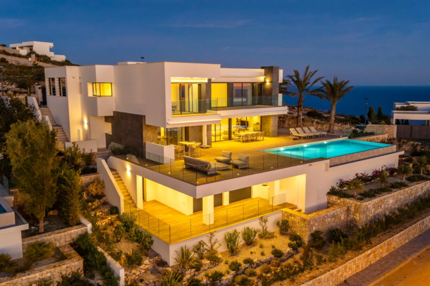 Nieuwbouw villa met uitzonderlijk uitzicht op zee in Cumbre del Sol, Benitachell