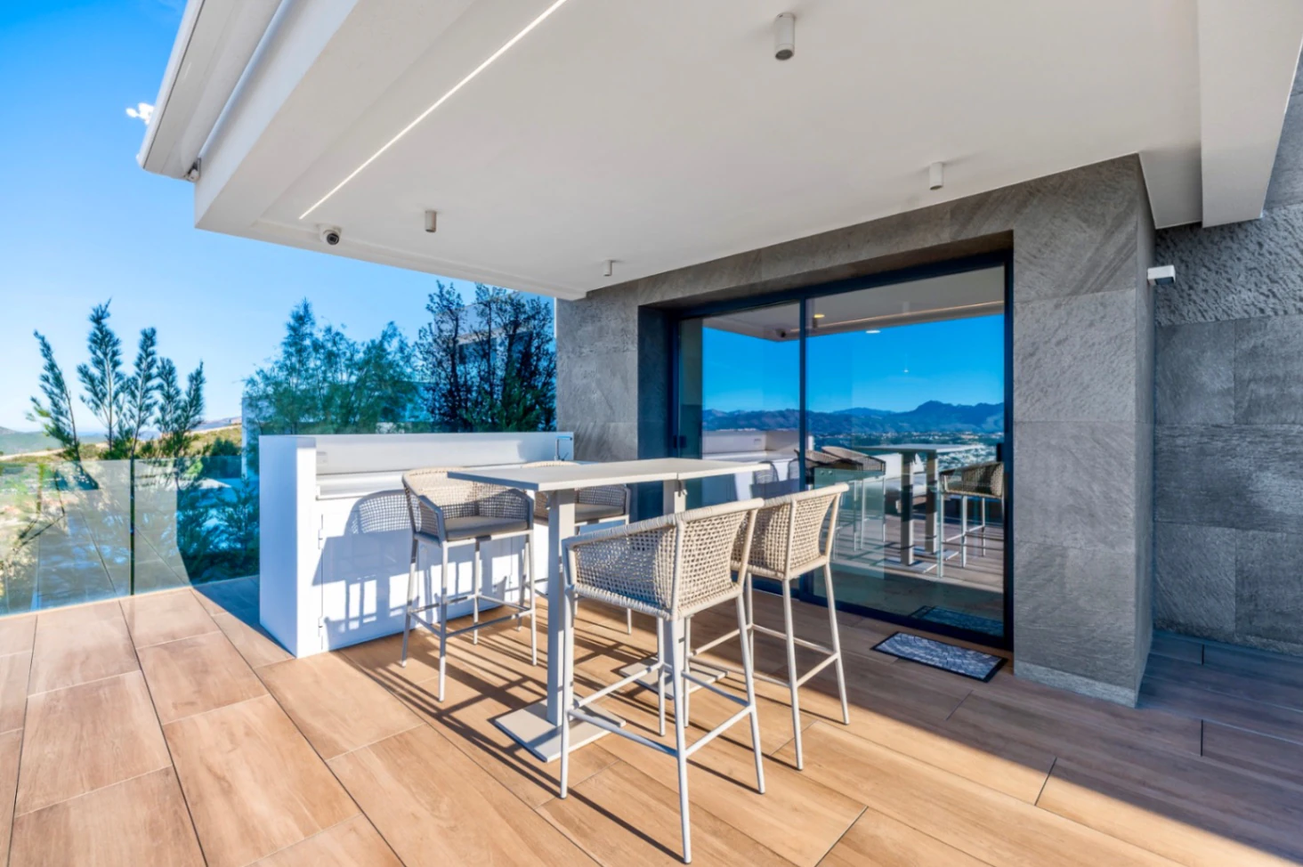 Nieuwbouw villa met uitzonderlijk uitzicht op zee in Cumbre del Sol, Benitachell