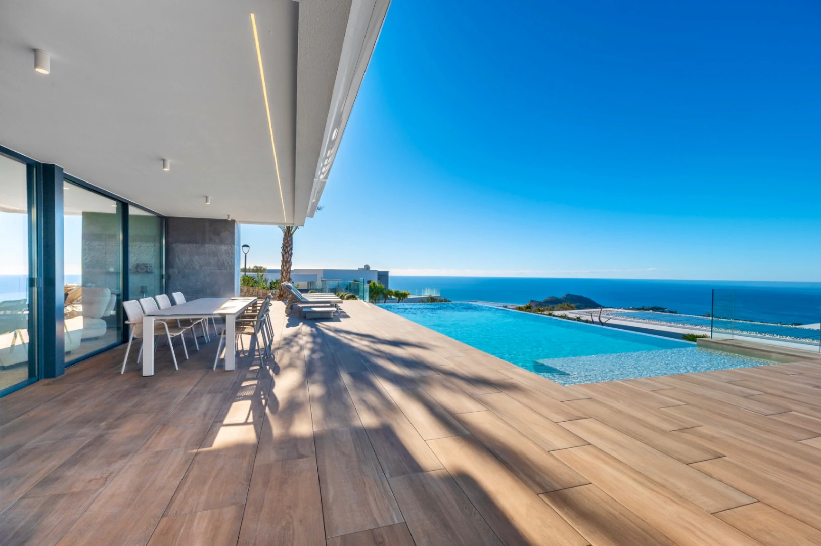 Nieuwbouw villa met uitzonderlijk uitzicht op zee in Cumbre del Sol, Benitachell