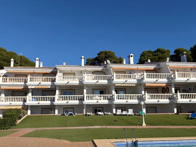 Eerste lijn appartement met zeezicht te koop in Platgetes, Moraira
