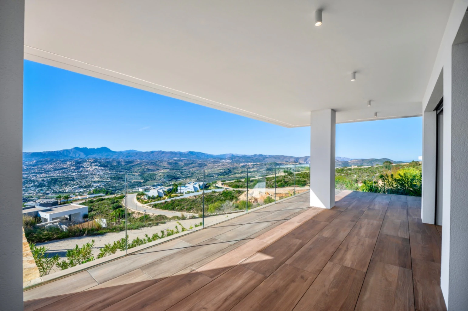 Nieuwbouw villa met uitzonderlijk uitzicht op zee in Cumbre del Sol, Benitachell