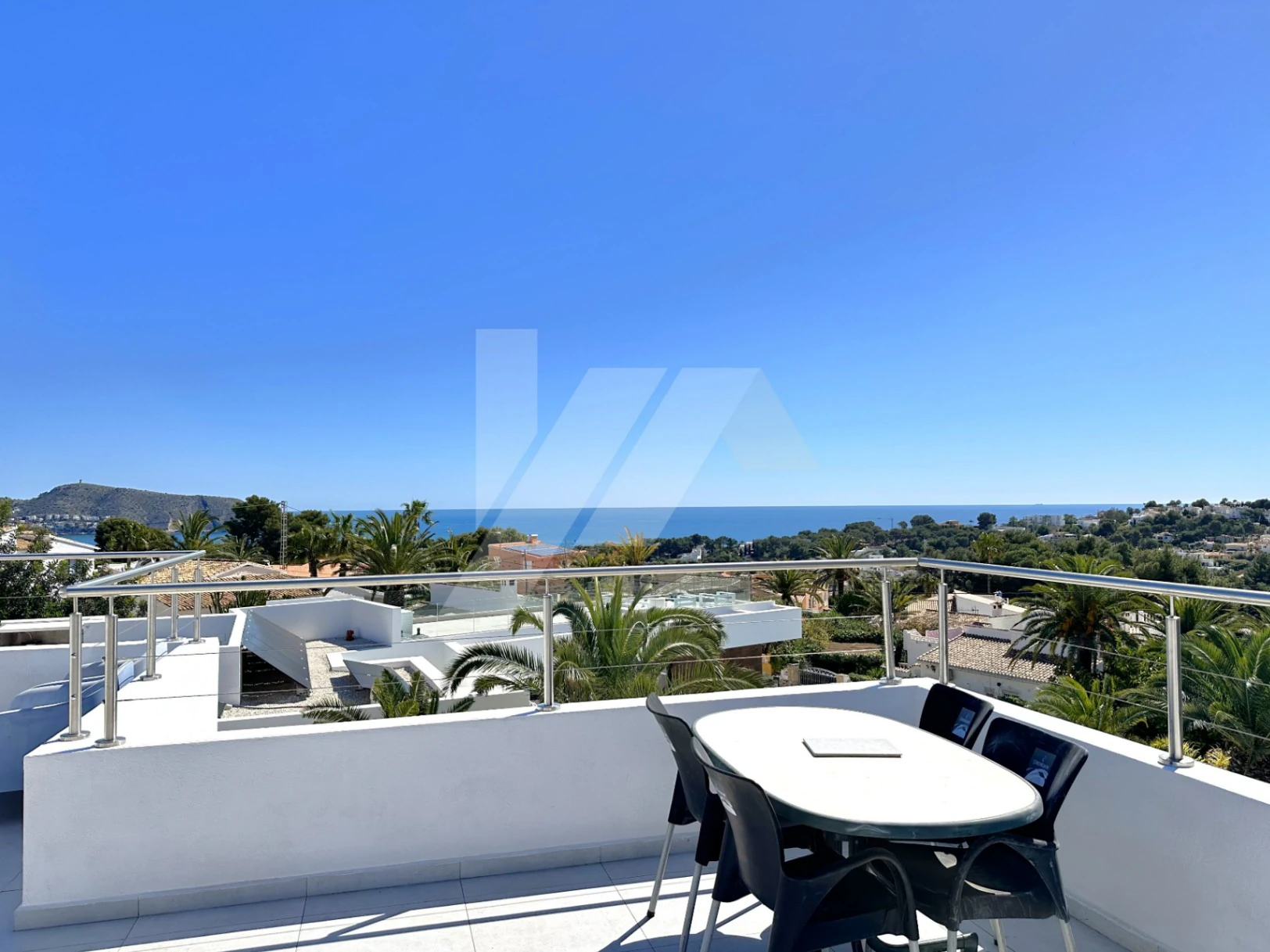 Villa met uitzicht op zee te koop in Moraira, Costa Blanca.