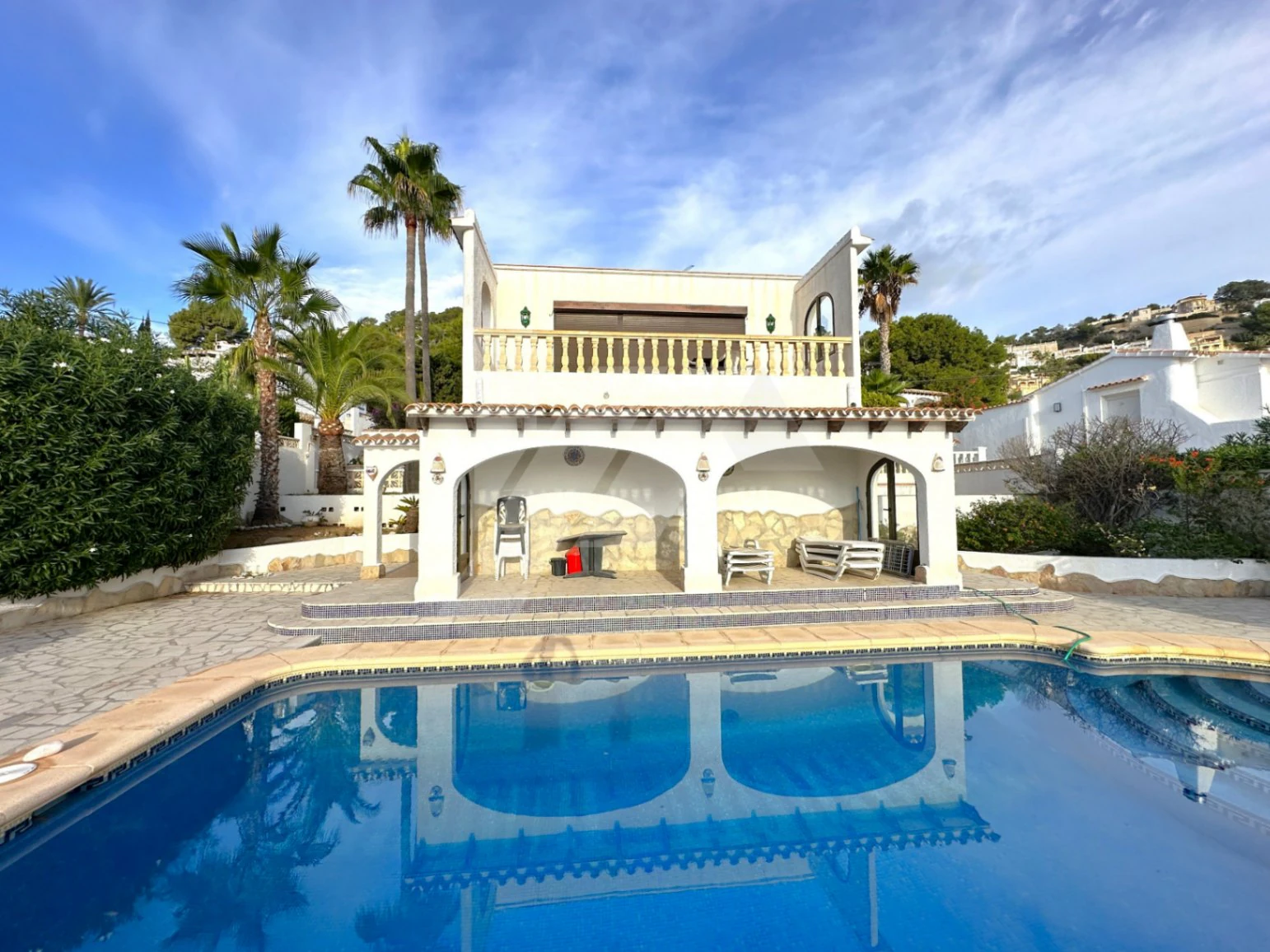 Villa te koop in Moraira met spectaculair uitzicht op zee.