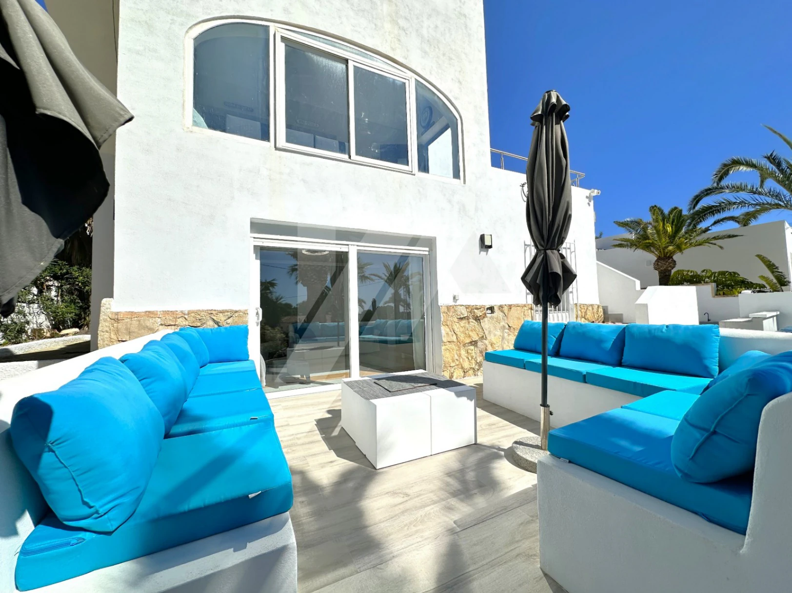 Villa met uitzicht op zee te koop in Moraira, Costa Blanca.