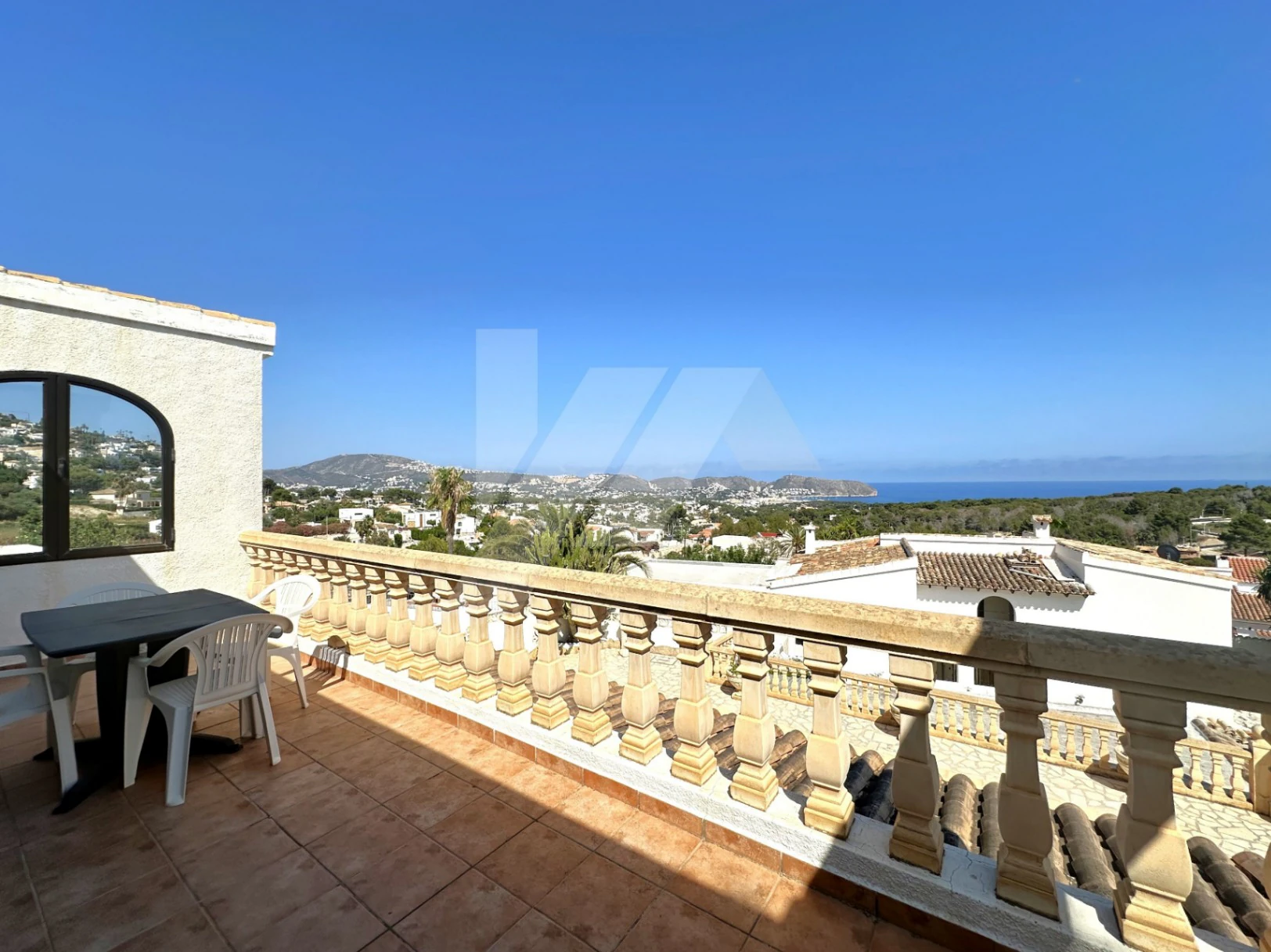 Villa te koop in Moraira met spectaculair uitzicht op zee.