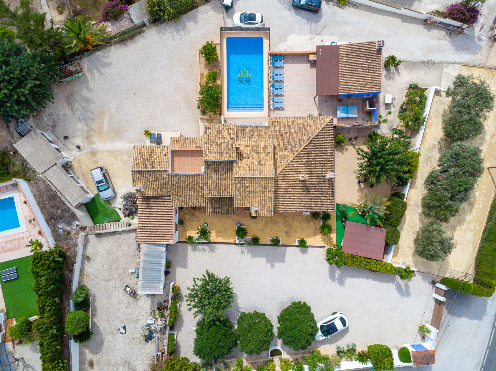 Benissa Finca te koop op groot perceel met zwembad en gastenhuis