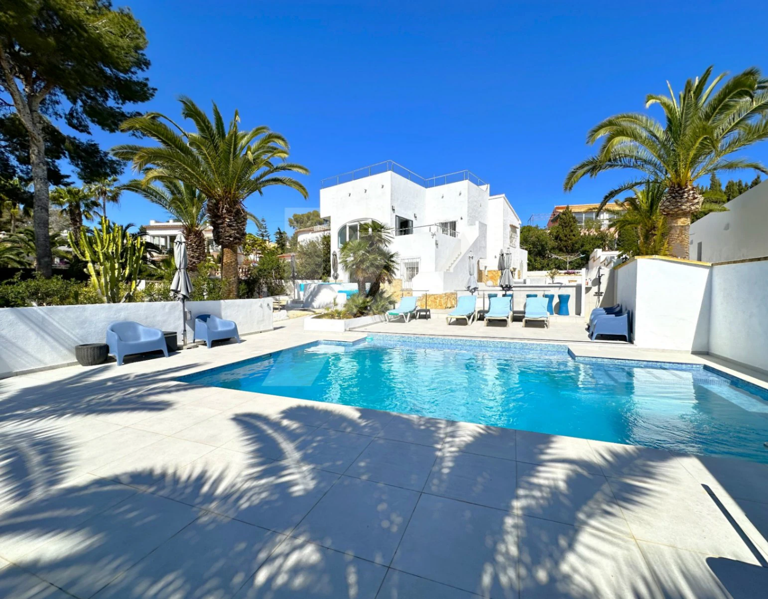 Villa met uitzicht op zee te koop in Moraira, Costa Blanca.