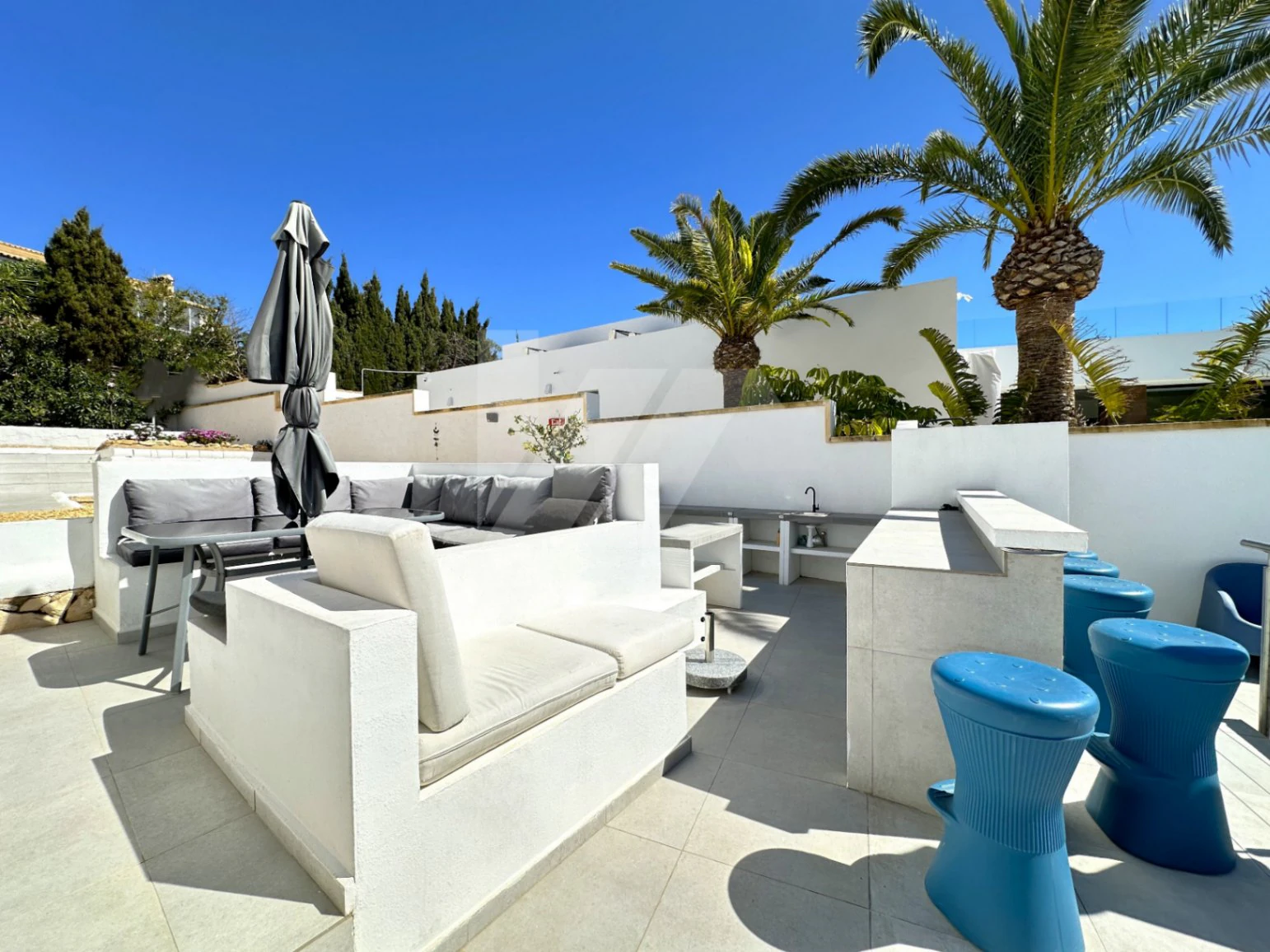 Villa met uitzicht op zee te koop in Moraira, Costa Blanca.
