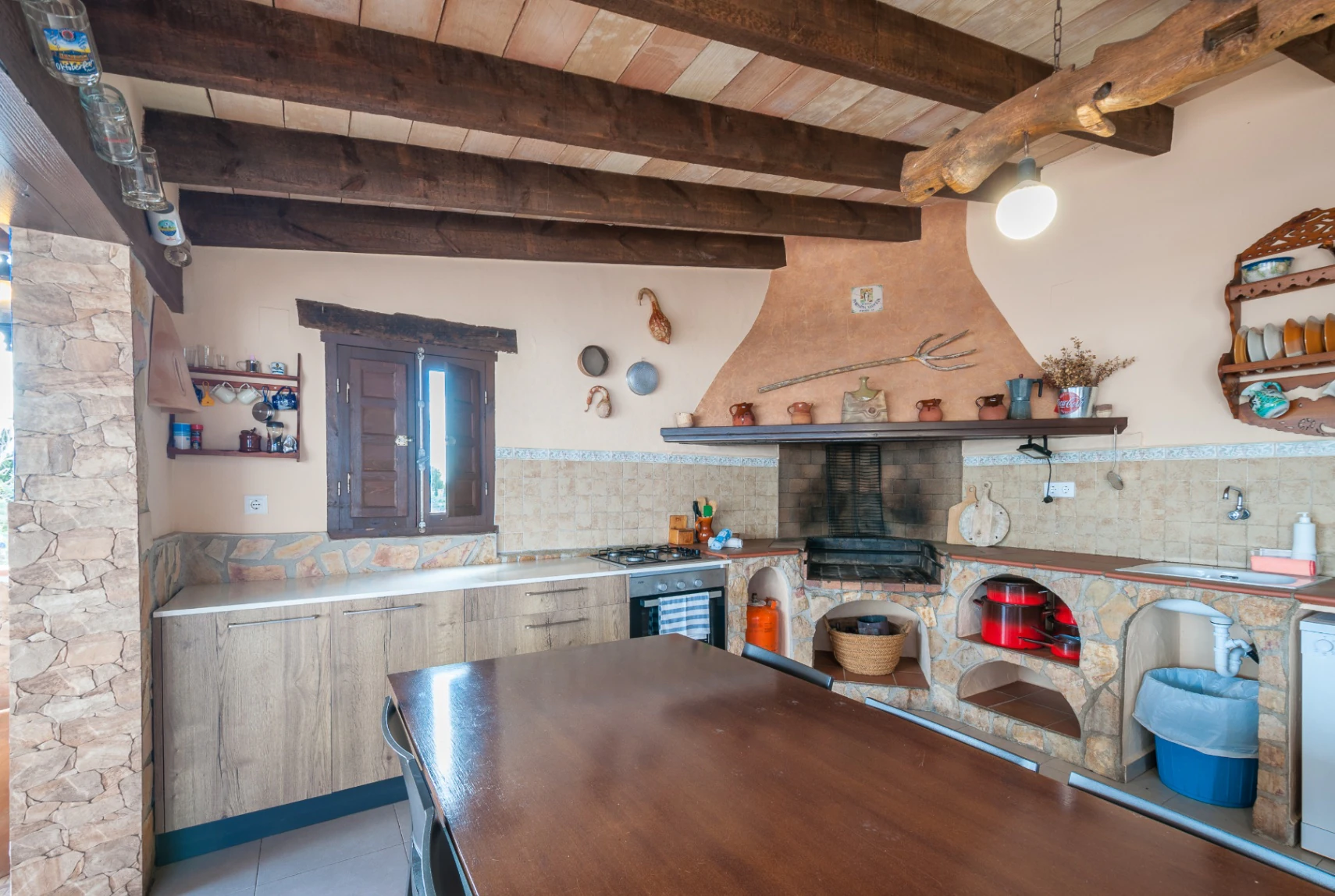 Benissa Finca te koop op groot perceel met zwembad en gastenhuis