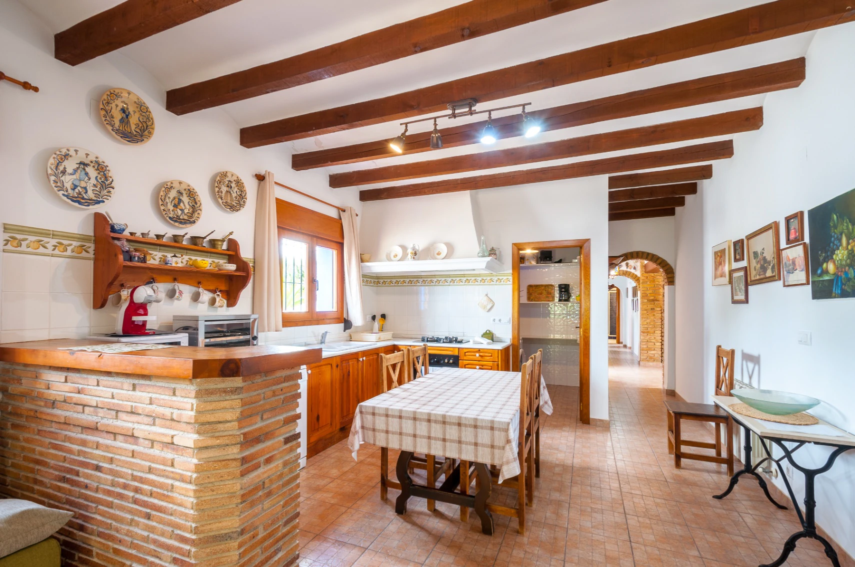 Benissa Finca te koop op groot perceel met zwembad en gastenhuis
