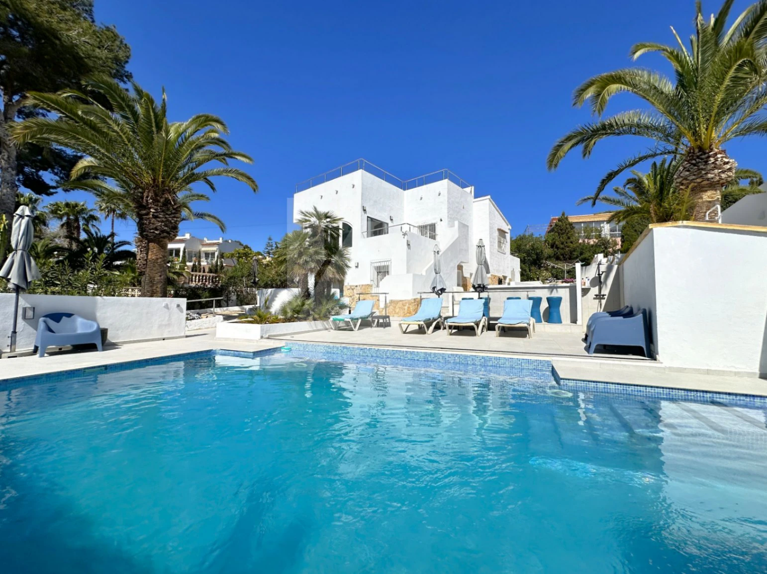 Villa met uitzicht op zee te koop in Moraira, Costa Blanca.