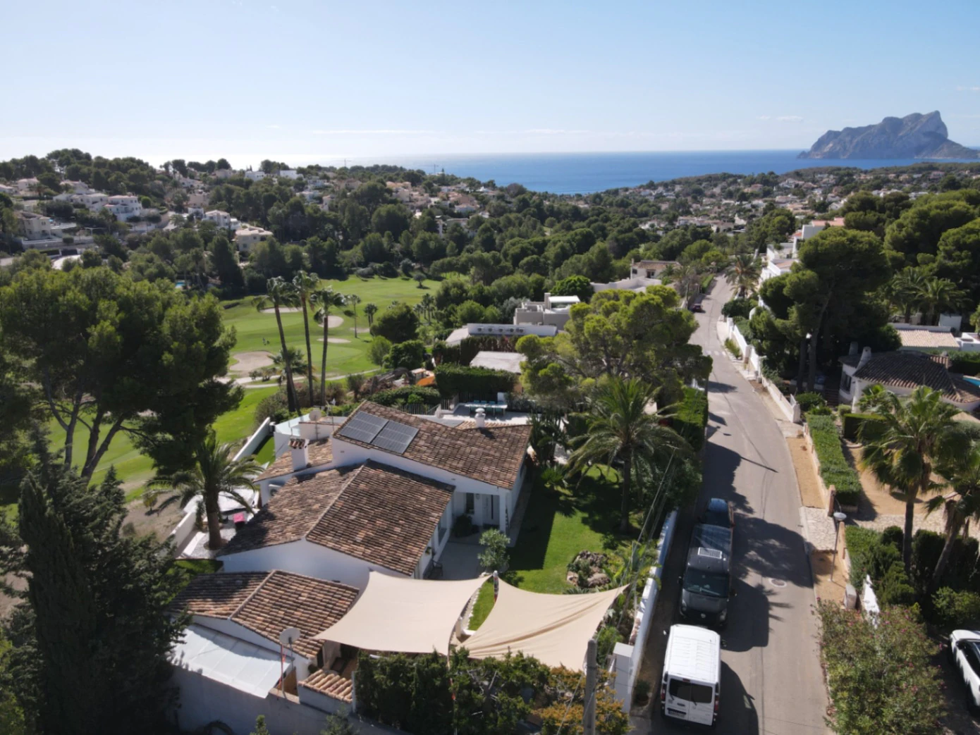 Eerste lijn golfvilla met zeezicht in San Jaime, Benissa