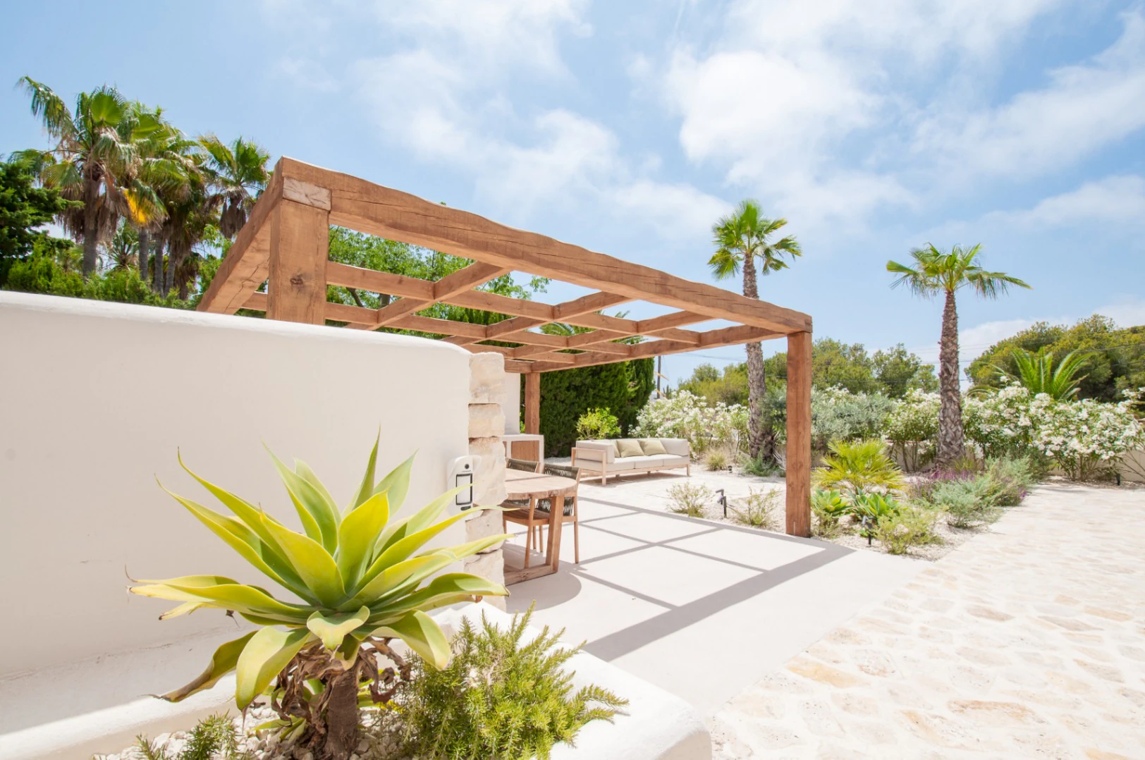 Uniek Ontwerp Villa in Benissa – Tijdloze Natuurlijke Elegantie aan de Costa Blanca.
