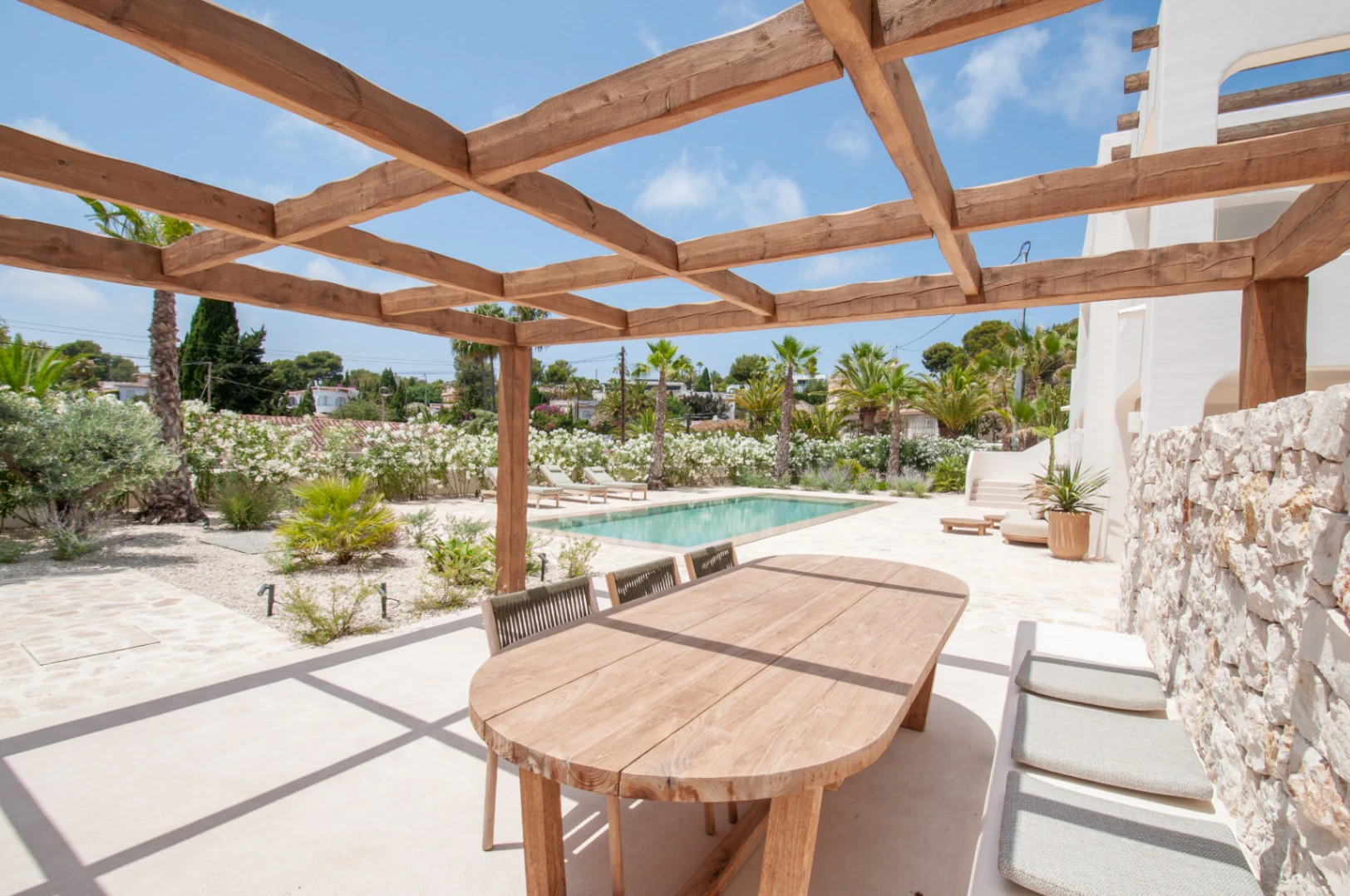 Uniek Ontwerp Villa in Benissa – Tijdloze Natuurlijke Elegantie aan de Costa Blanca.