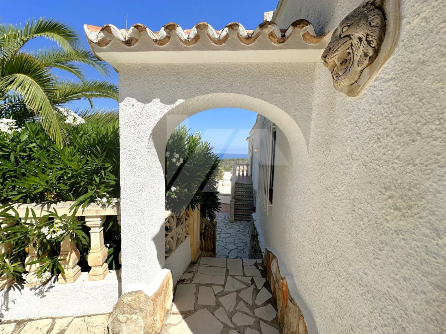 Villa te koop in Moraira met spectaculair uitzicht op zee.