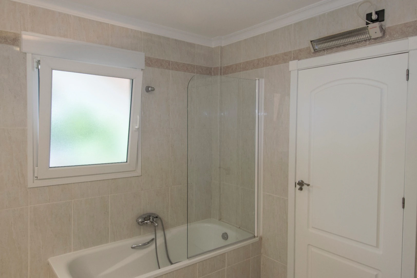 Appartement met zeezicht te koop in La Fustera, Benissa
