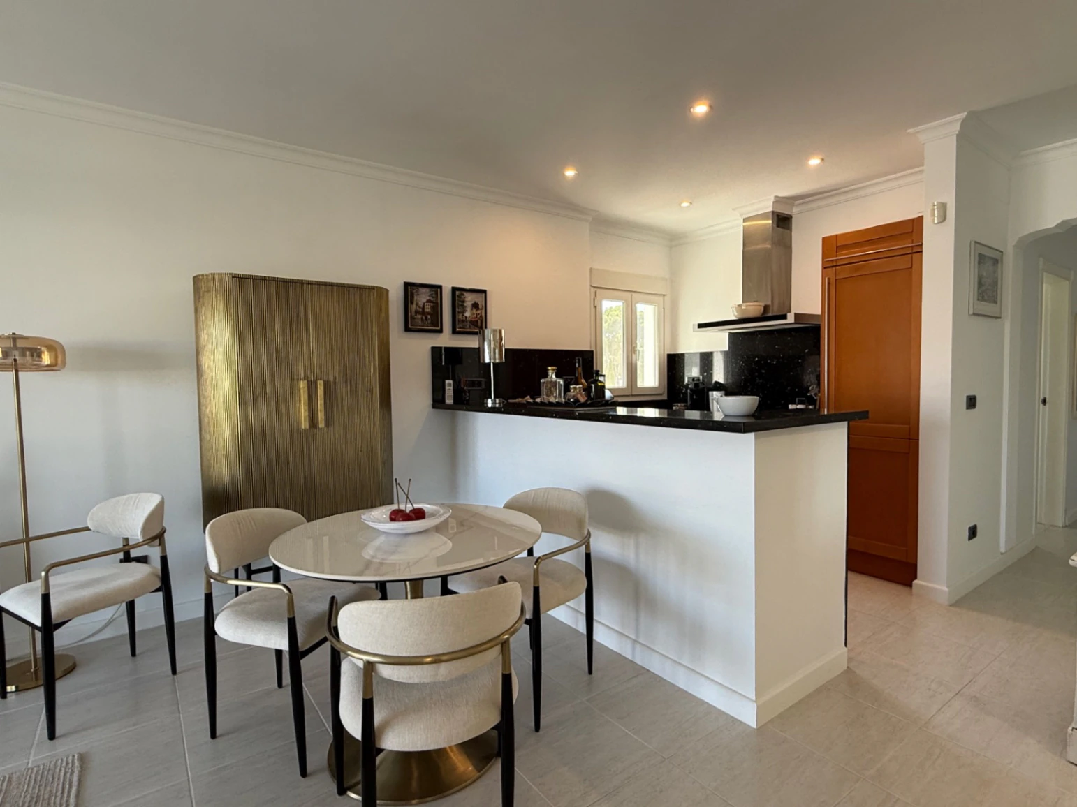 Appartement met zeezicht te koop in La Fustera, Benissa
