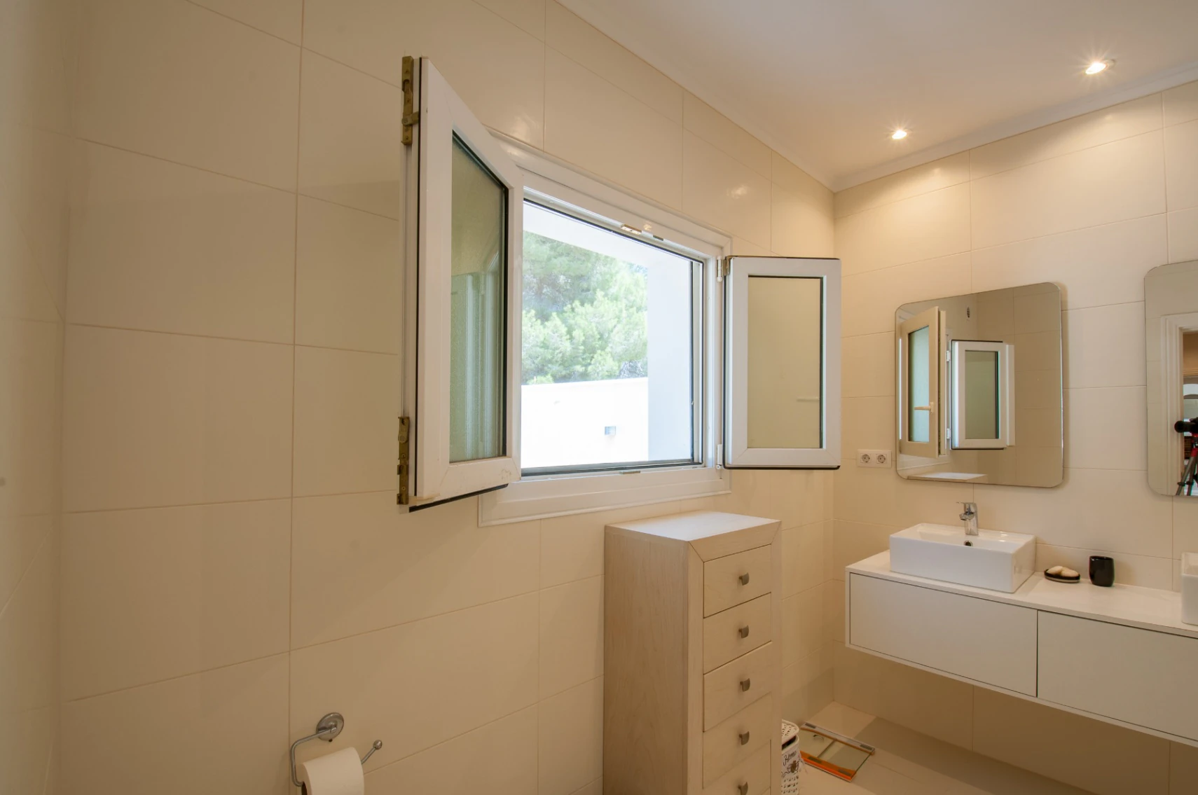 Grote Elegante Villa met Zeezicht Te Koop in Moraira