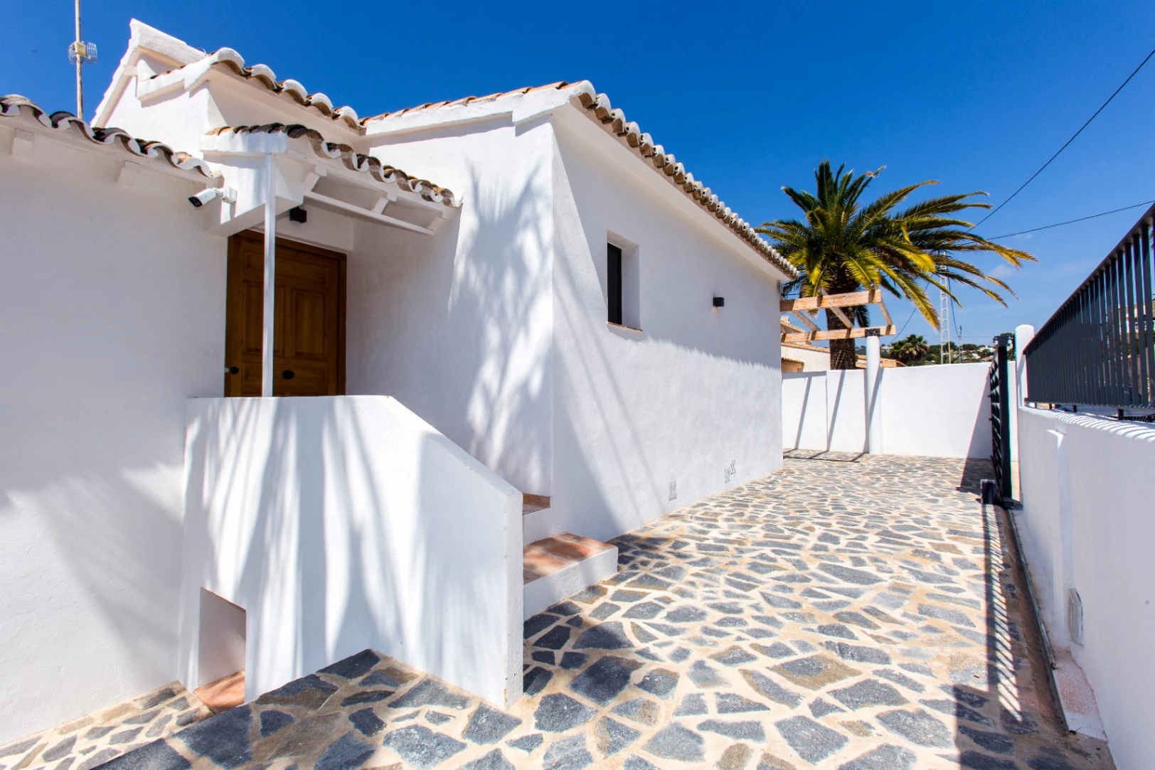 Gerenoveerde zeezicht villa te koop in Benissa