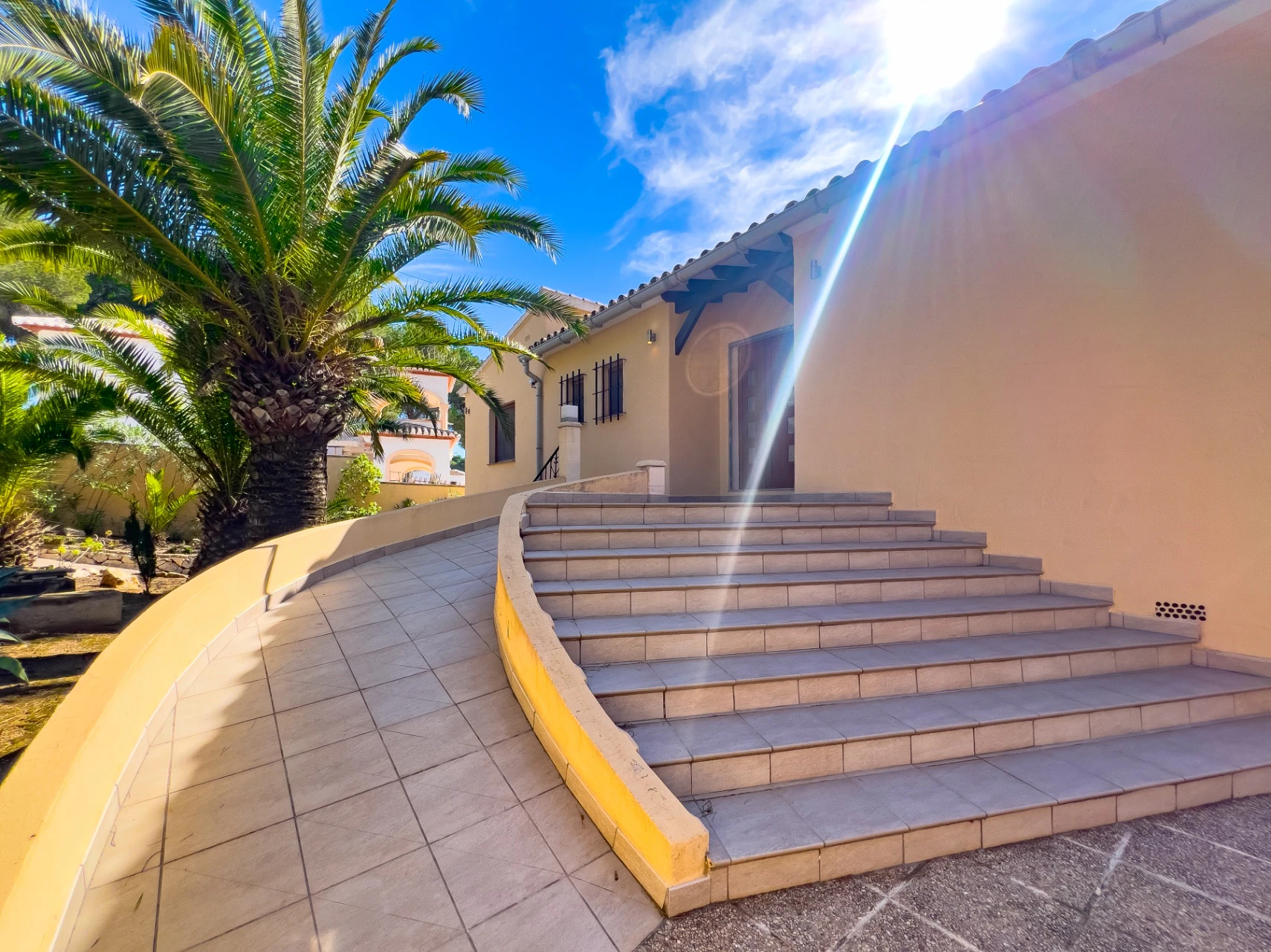Zeezicht Villa te koop in Moraira op loopafstand van het centrum