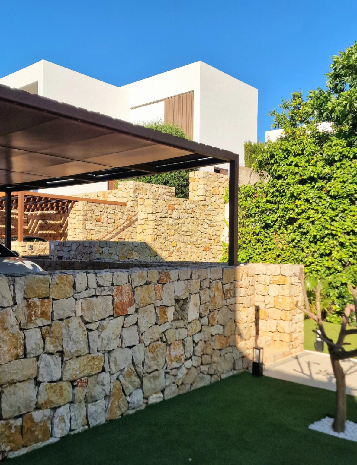 Woning te koop in La Cometa Moraira, op loopafstand van de stad en het strand.