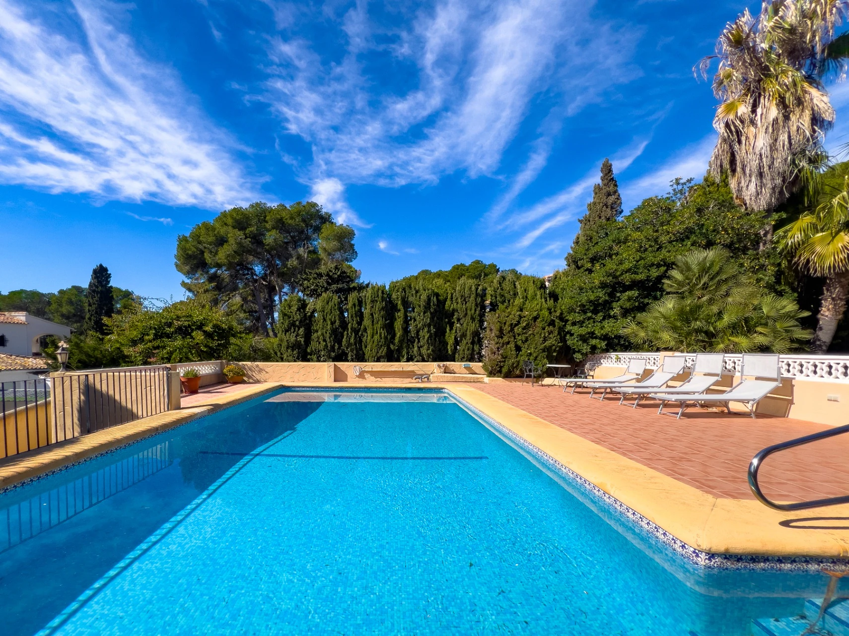 Zeezicht Villa te koop in Moraira op loopafstand van het centrum