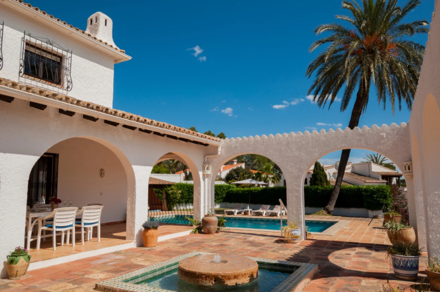 Villa met open zicht en gedeeltelijk zeezicht te koop in Pla Del Mar, Moraira