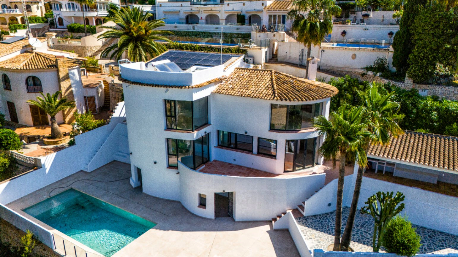 Gerenoveerde zeezicht villa te koop in Benissa
