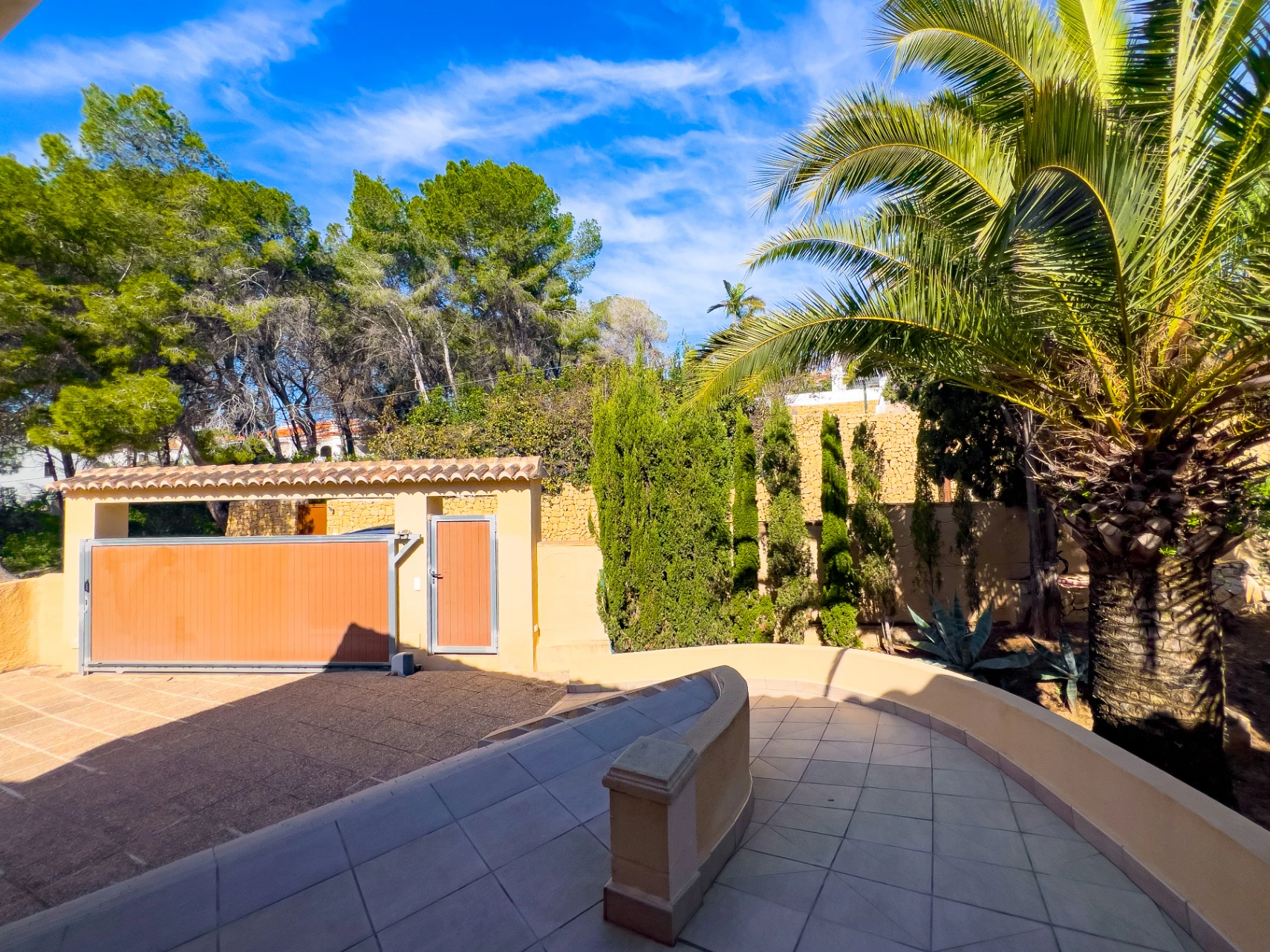 Zeezicht Villa te koop in Moraira op loopafstand van het centrum