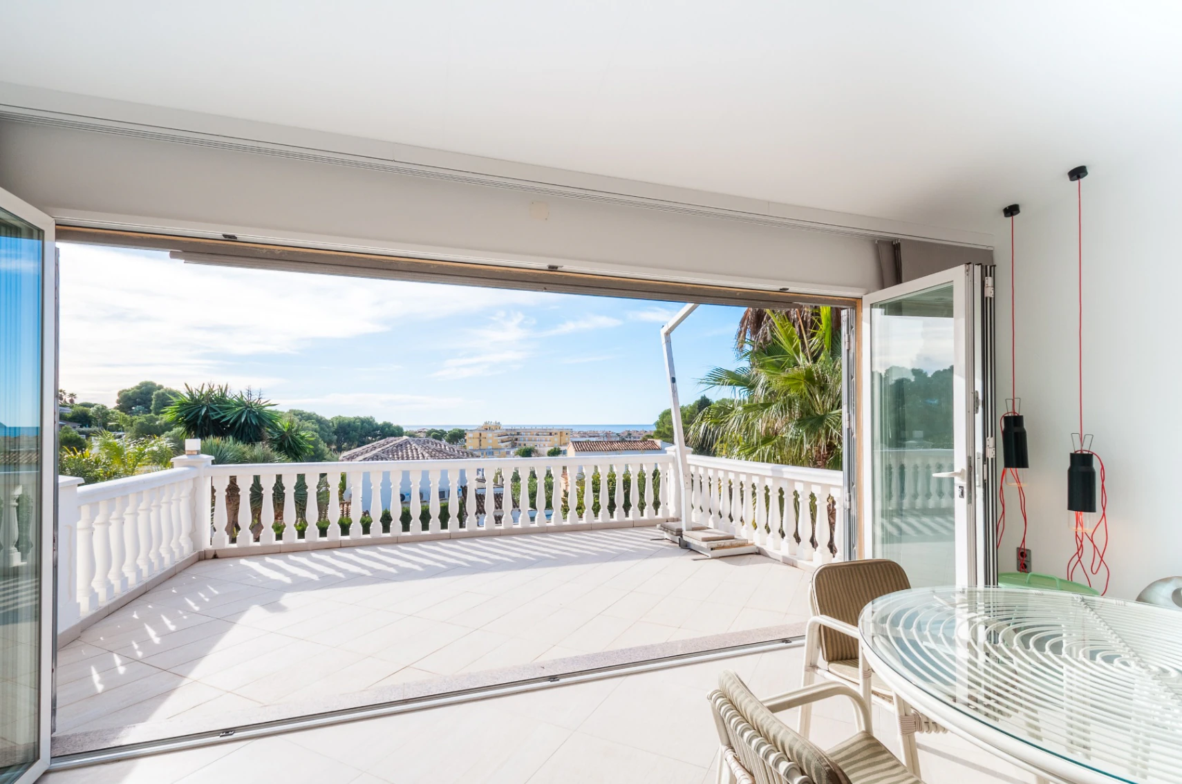 Zeezicht Villa te koop in Moraira op loopafstand van het centrum