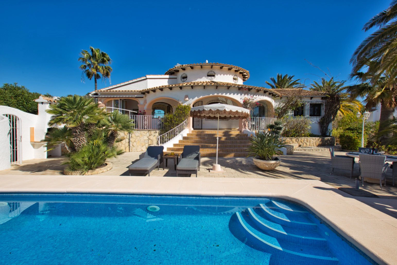 Traditionele zeezicht villa te koop in Benissa