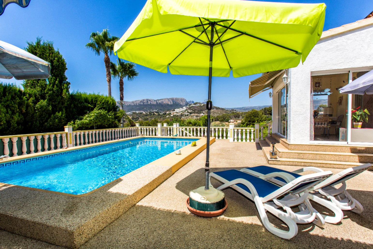 Rustig gelegen villa met bergzicht te koop in Calpe