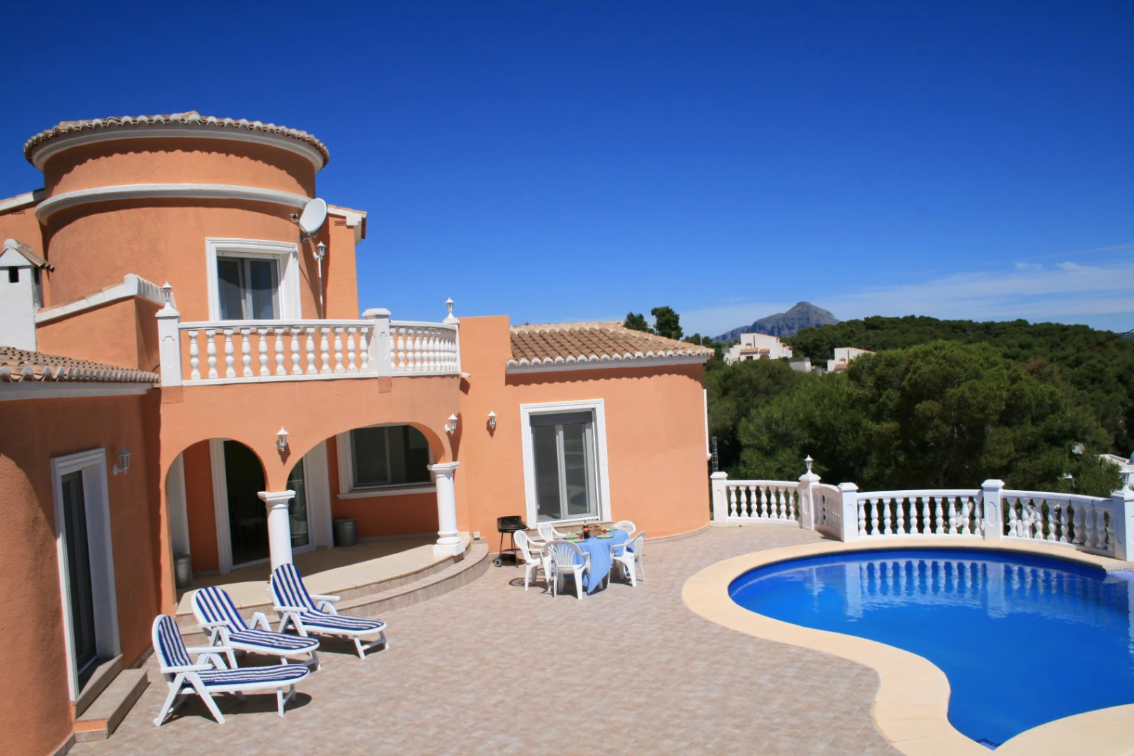 Traditionele Spaanse villa met open zicht te koop in Costa Nova, Javea