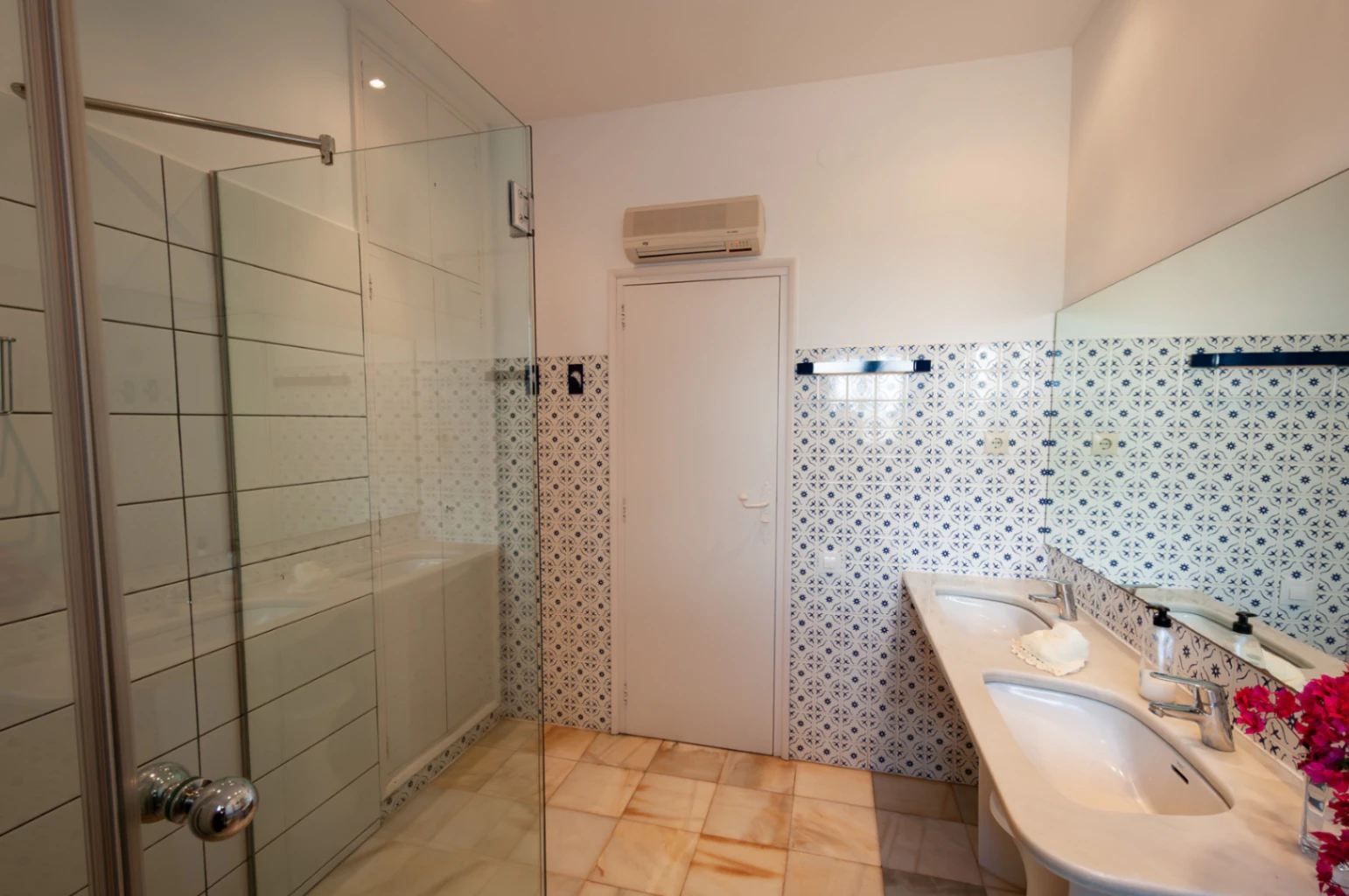 Villa met open zicht en gedeeltelijk zeezicht te koop in Pla Del Mar, Moraira