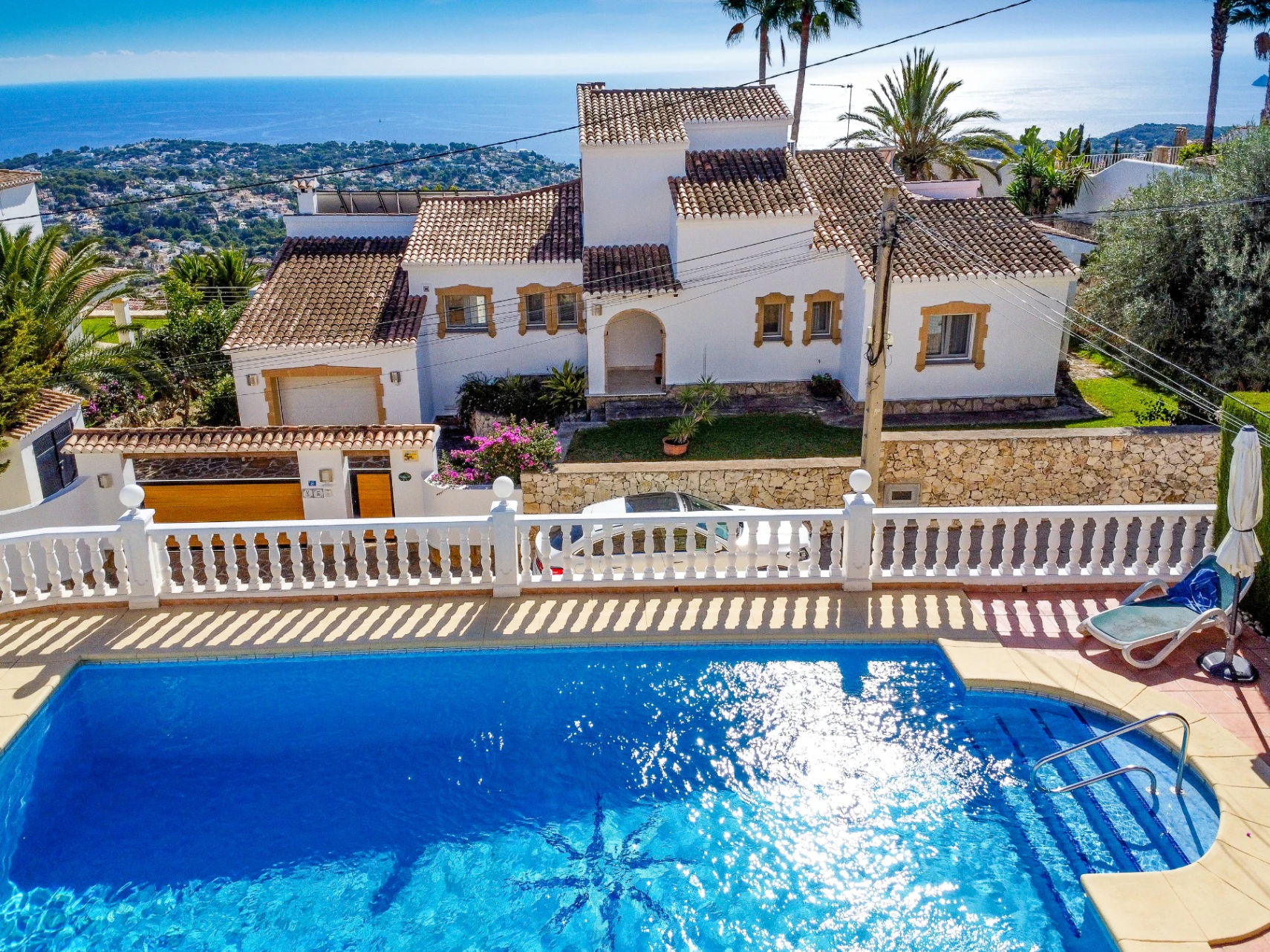 Villa en Benissa con Vistas al Mar y Apartamento de Huéspedes Independiente