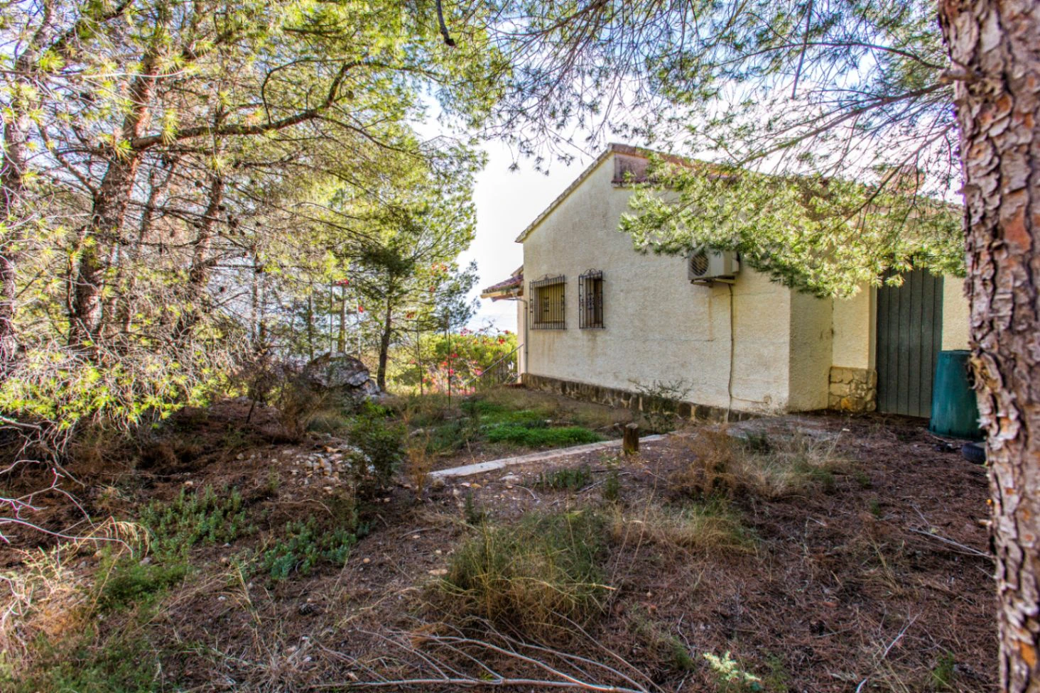 Zeezicht villa en extra grondstuk te koop in Calpe